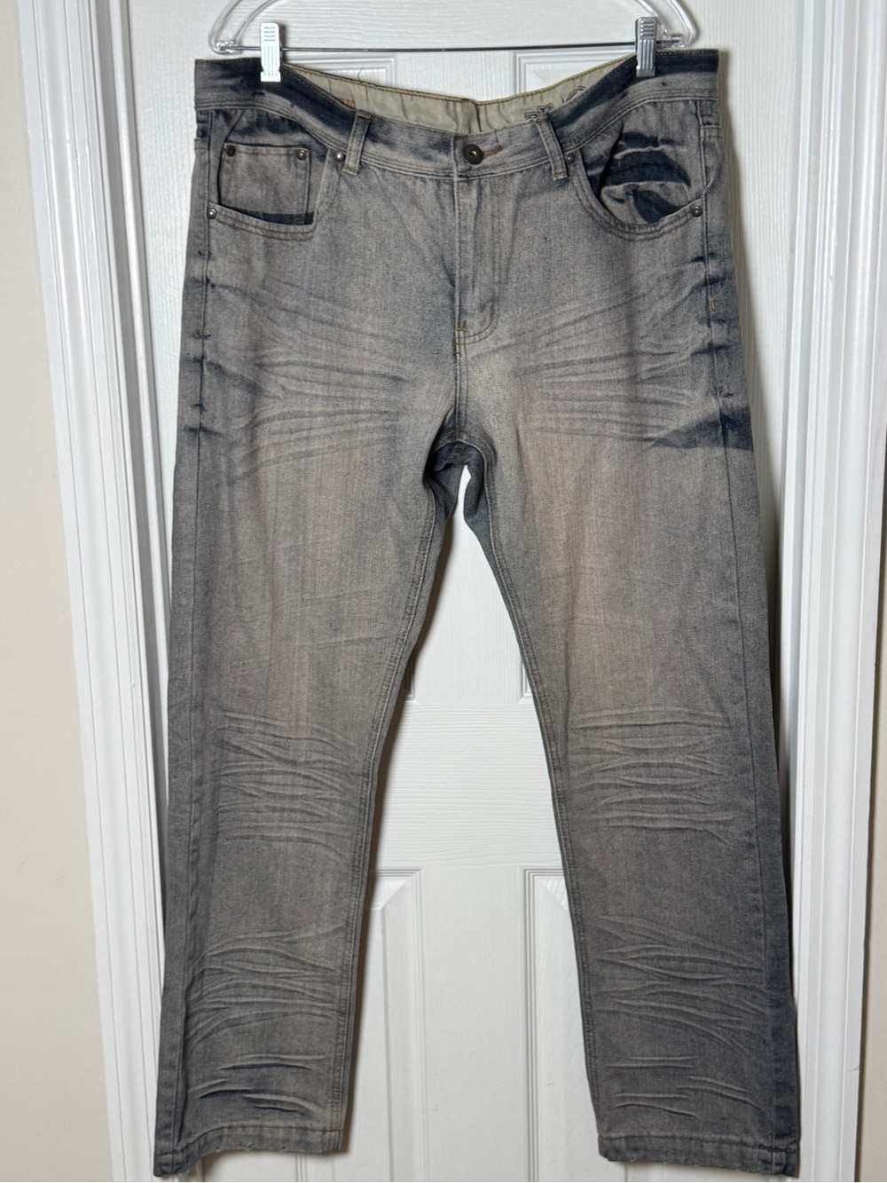 Ditch Plains Grey Faded Distressed Whiskered Men's Jeans Size 38x32